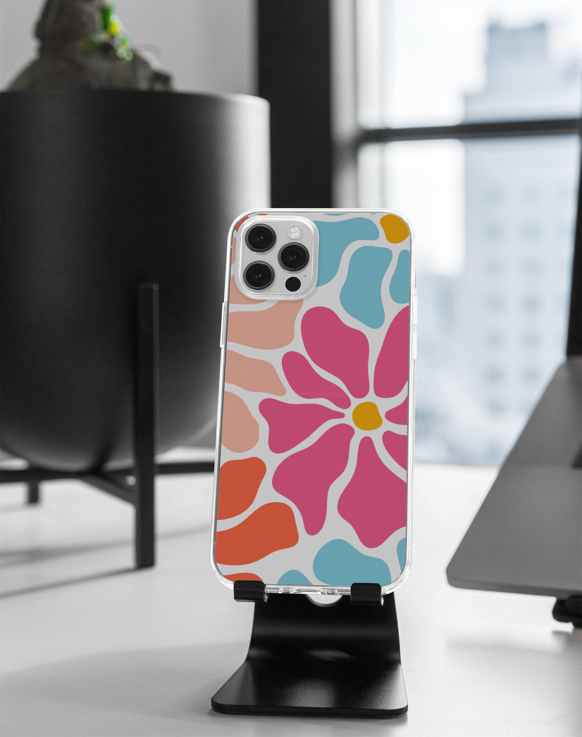 Artistic Blooms design Case 9